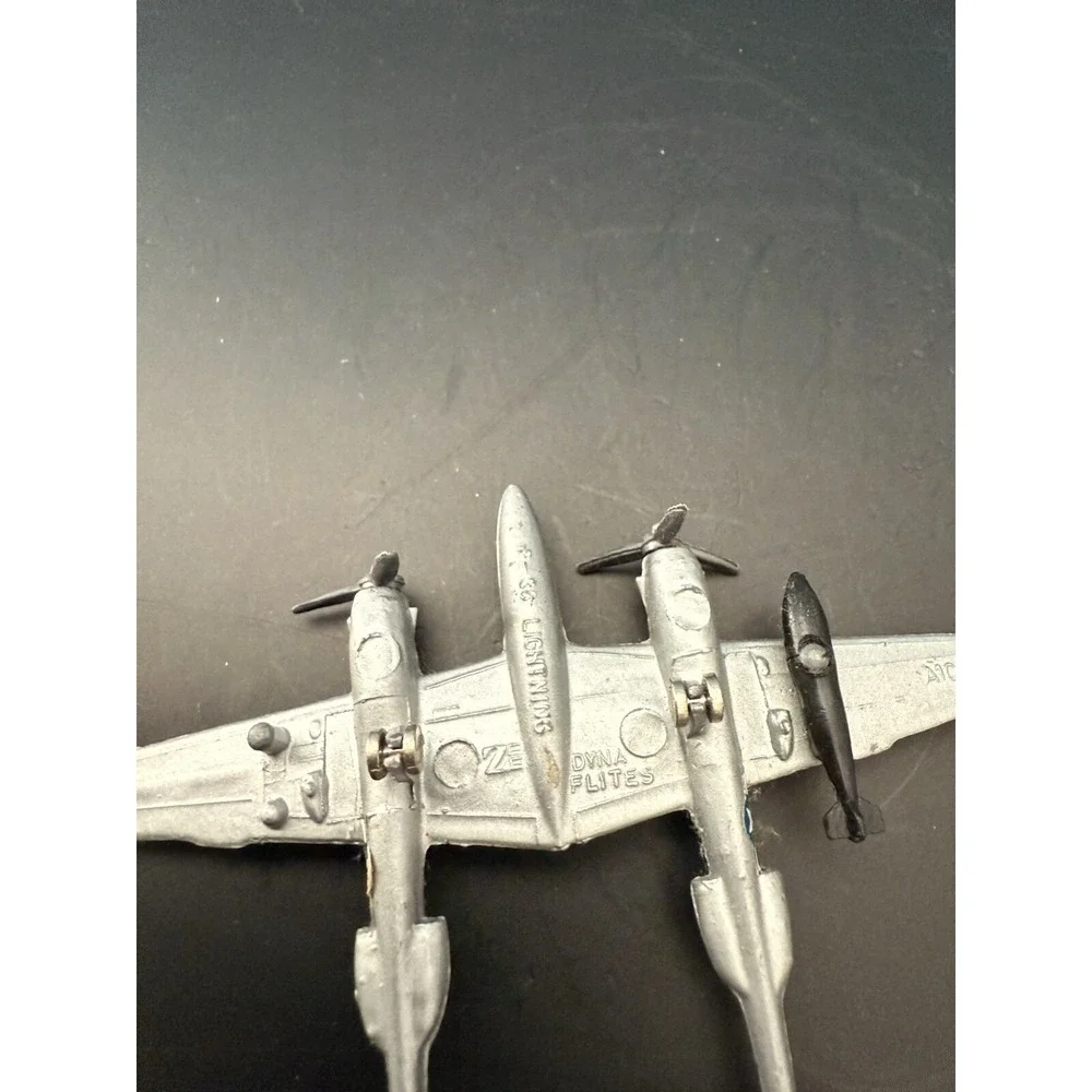 Vintage P-38 diecast Dyna Flite Airplane A109